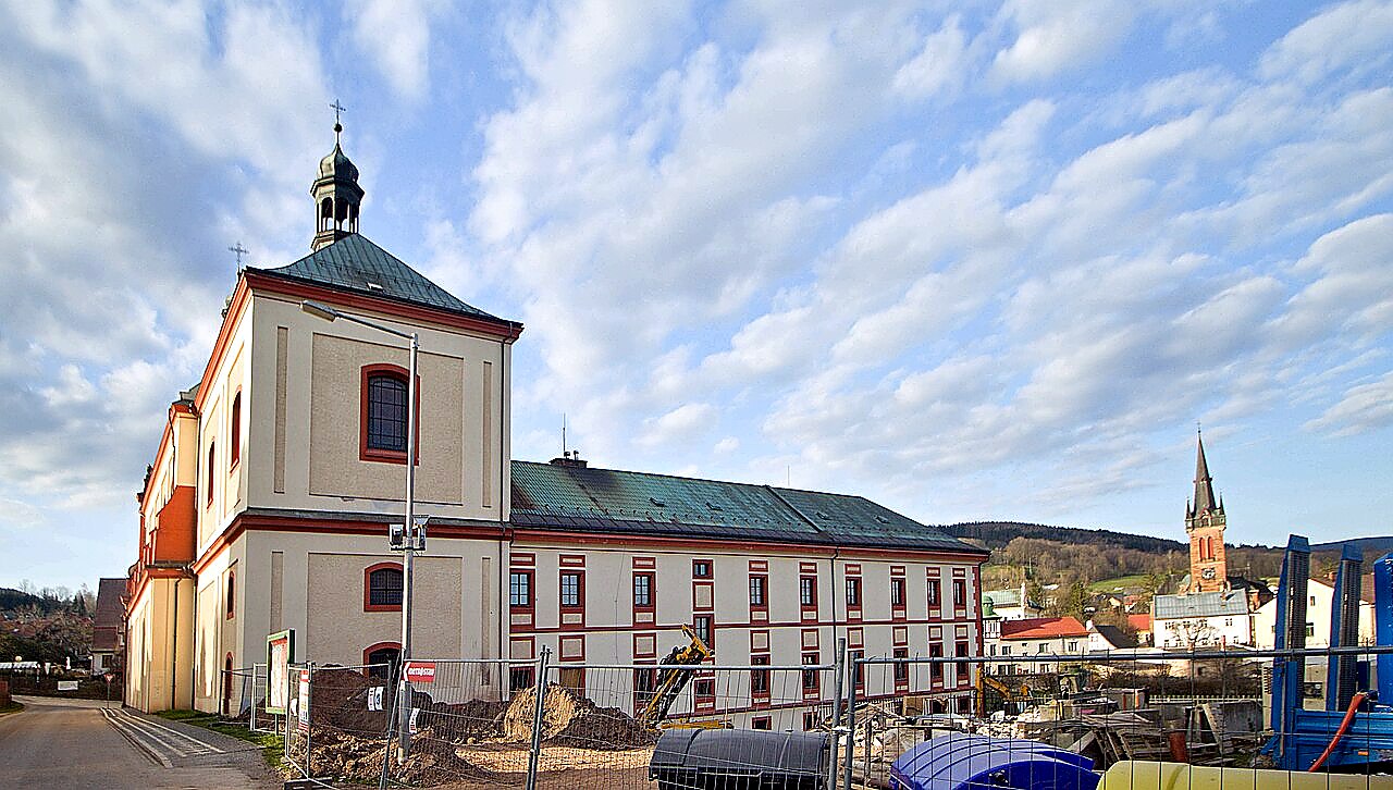 
<span>Klášter augustiniánů (Vrchlabí)</span>
