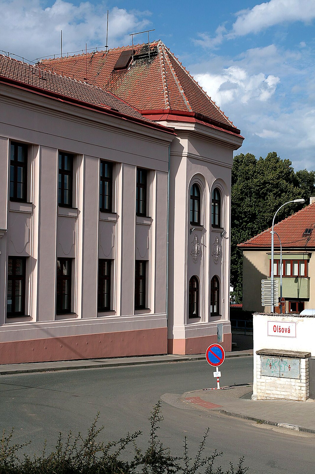 
<span>Vysoká škola Sting</span>
