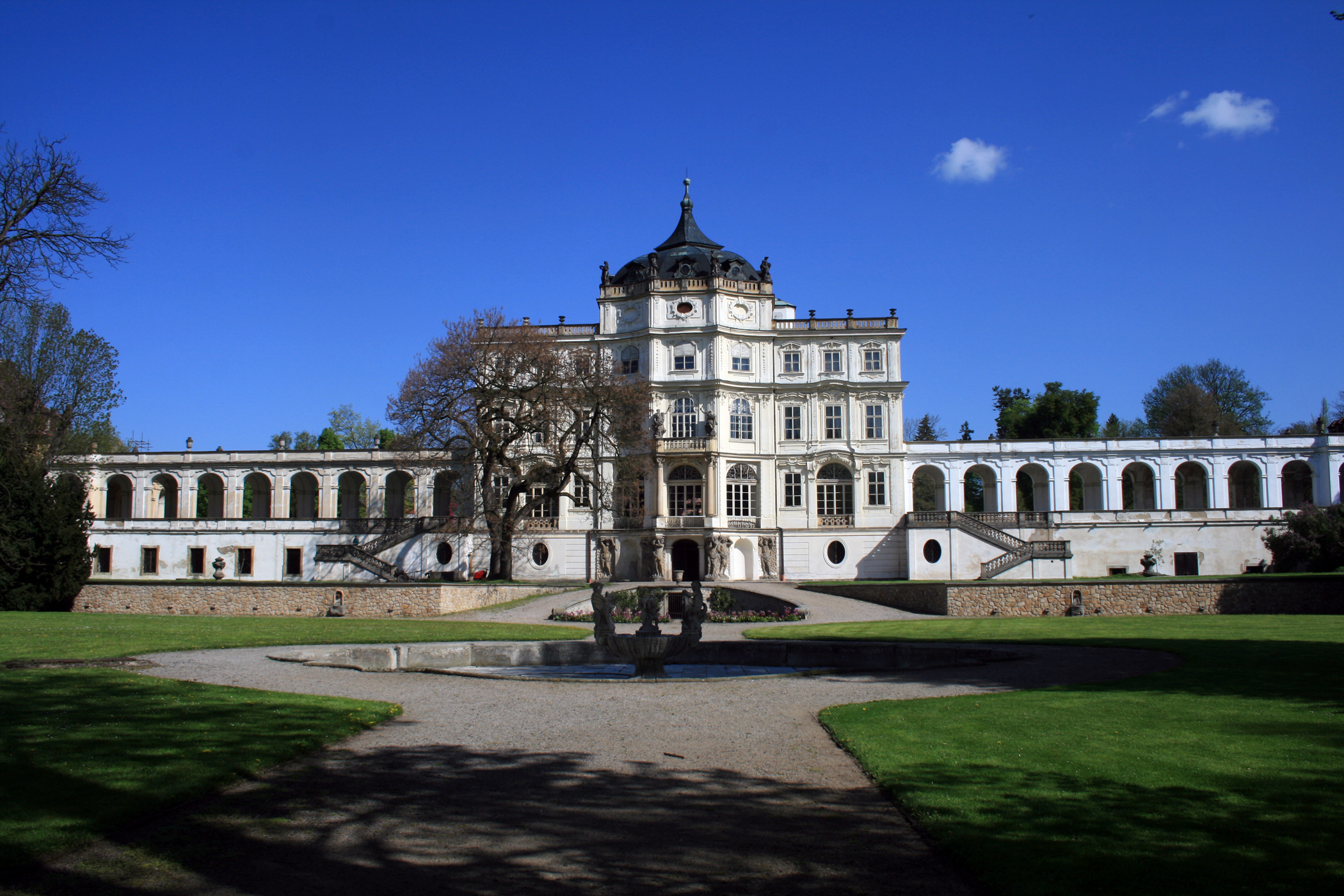 Dnešní pohled – Zámek Ploskovice