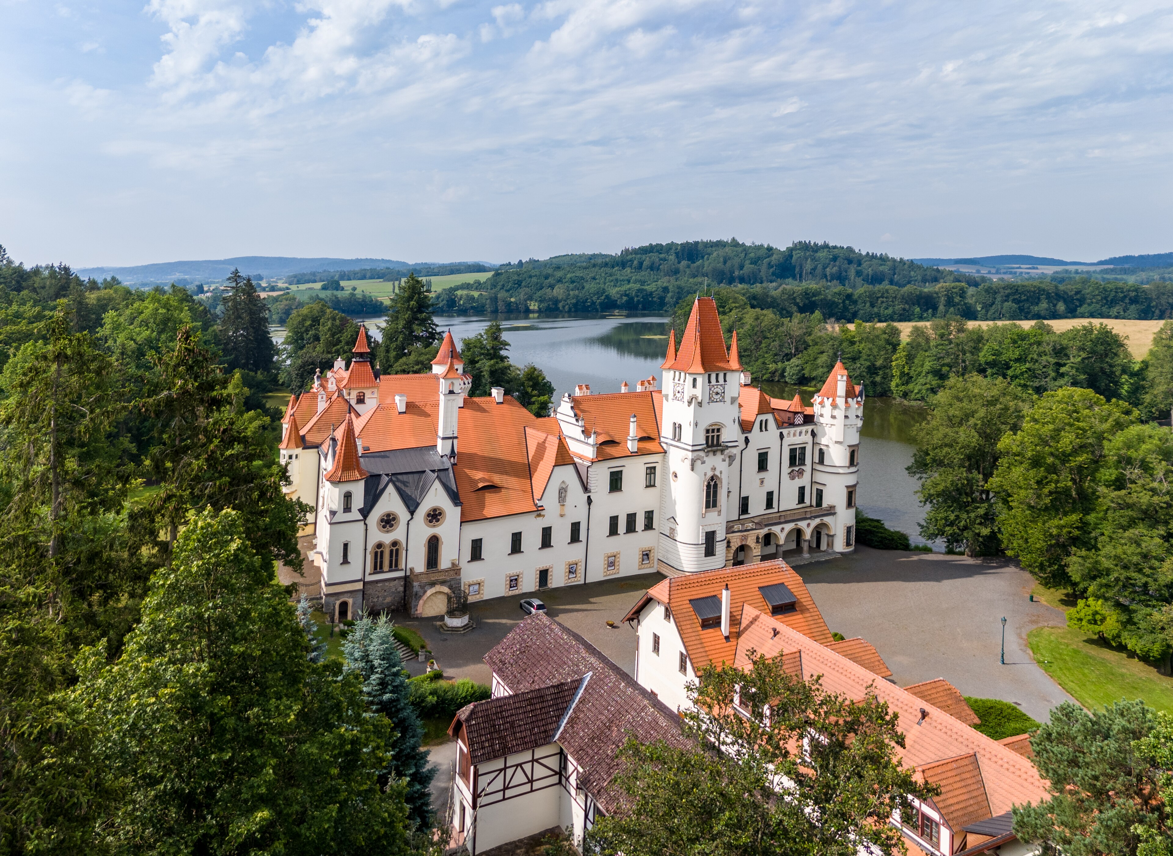 Dnešní pohled – Zámek Žinkovy