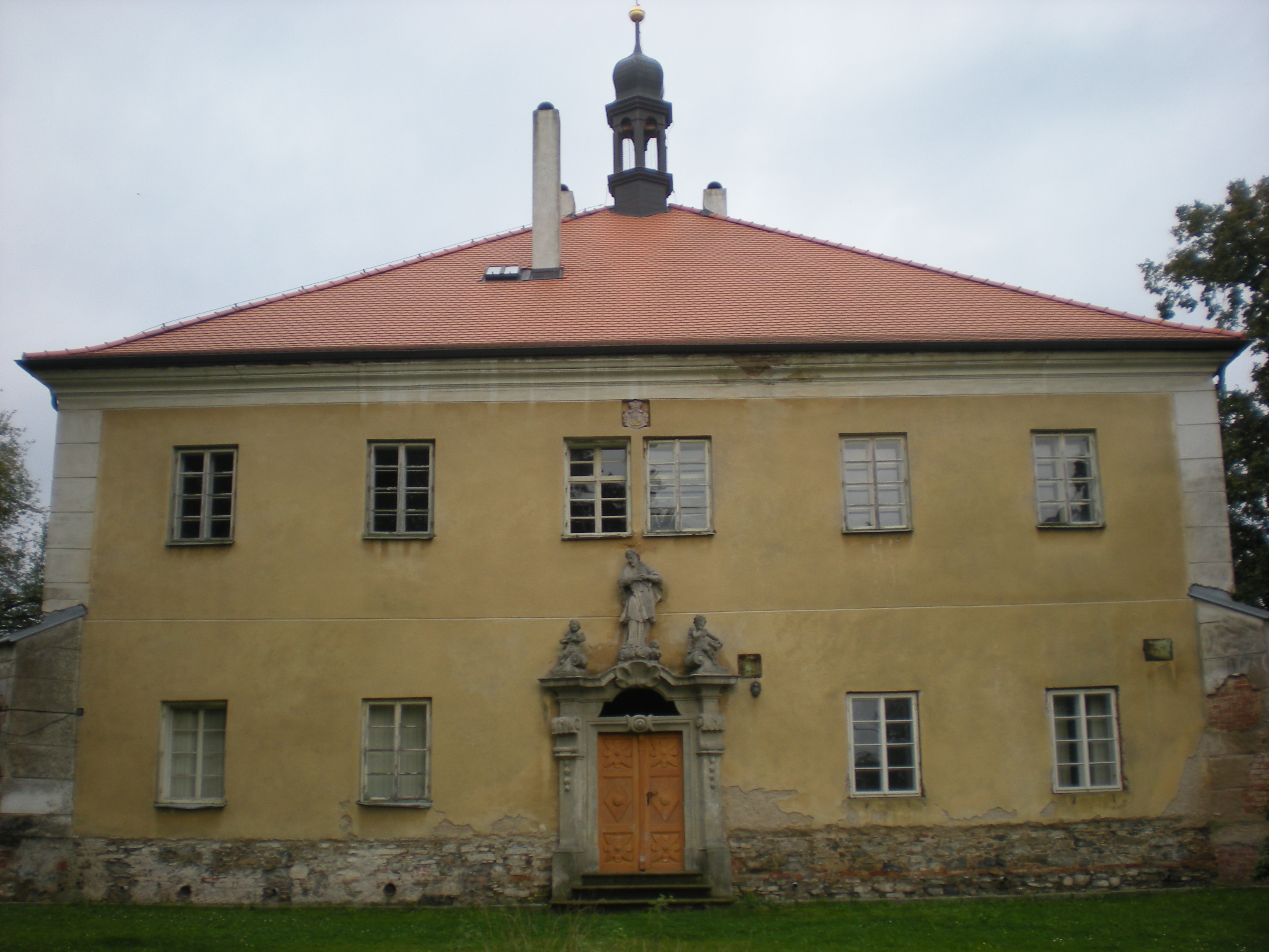 Dnešní pohled – zámek Hraběšín