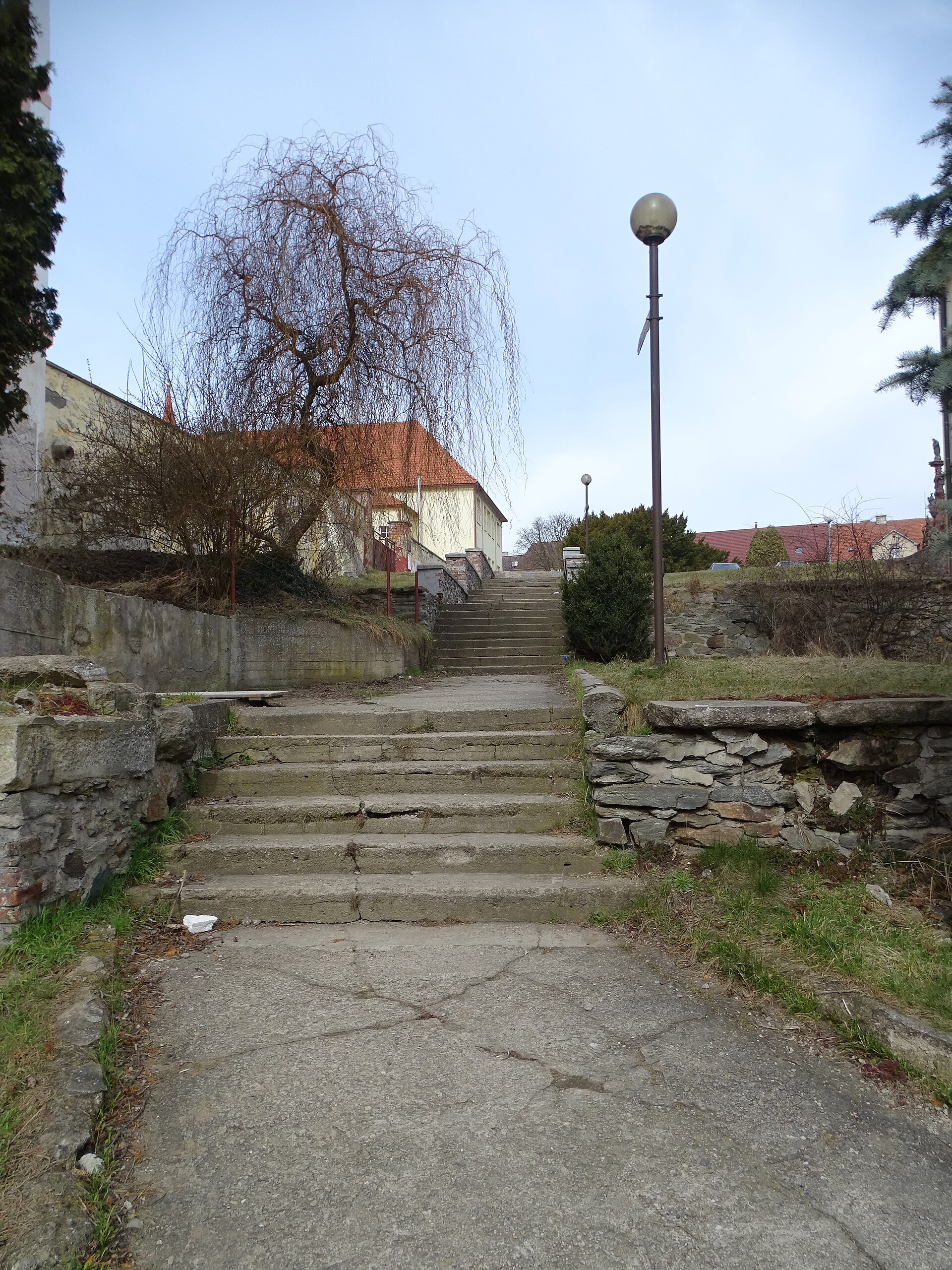 Dnešní pohled – zámek Kácov