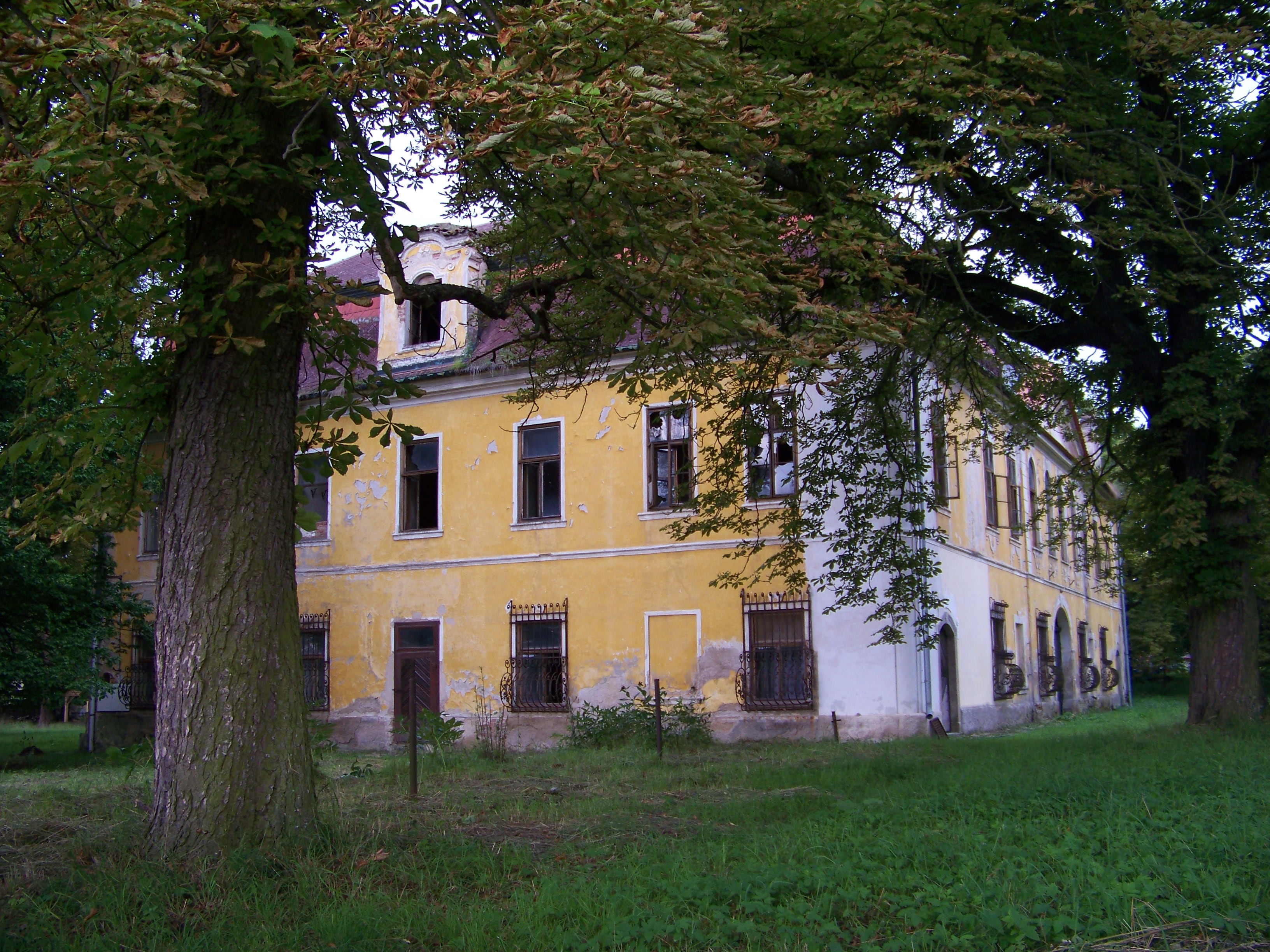 Dnešní pohled – zámek Smolotely