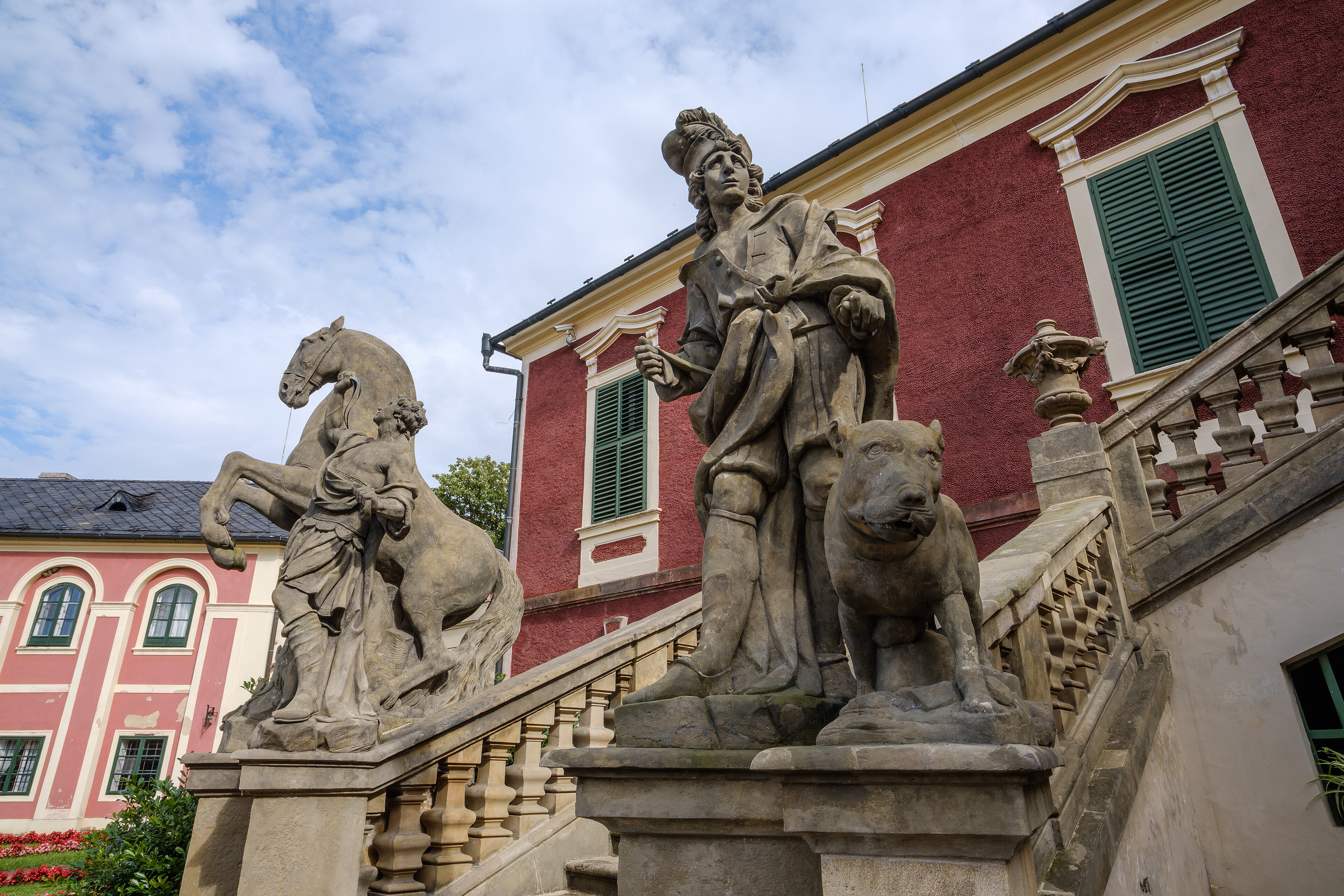 Dnešní pohled – zámek Veltrusy