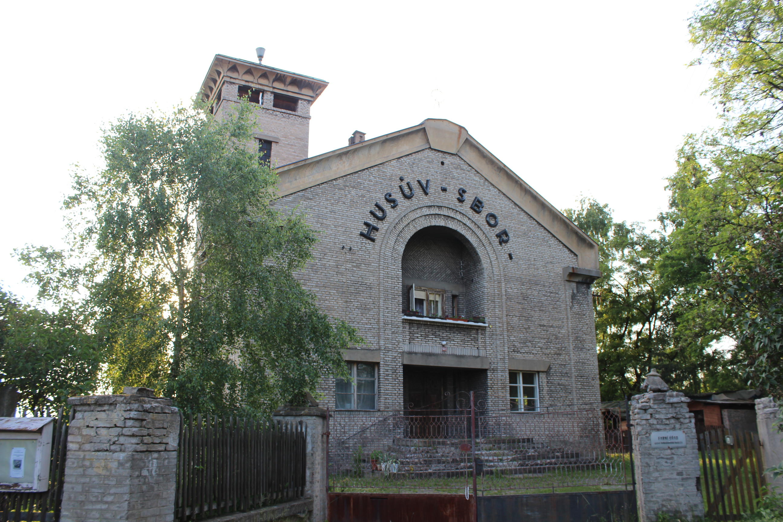 Dnešní pohled – Husův sbor v Lužné