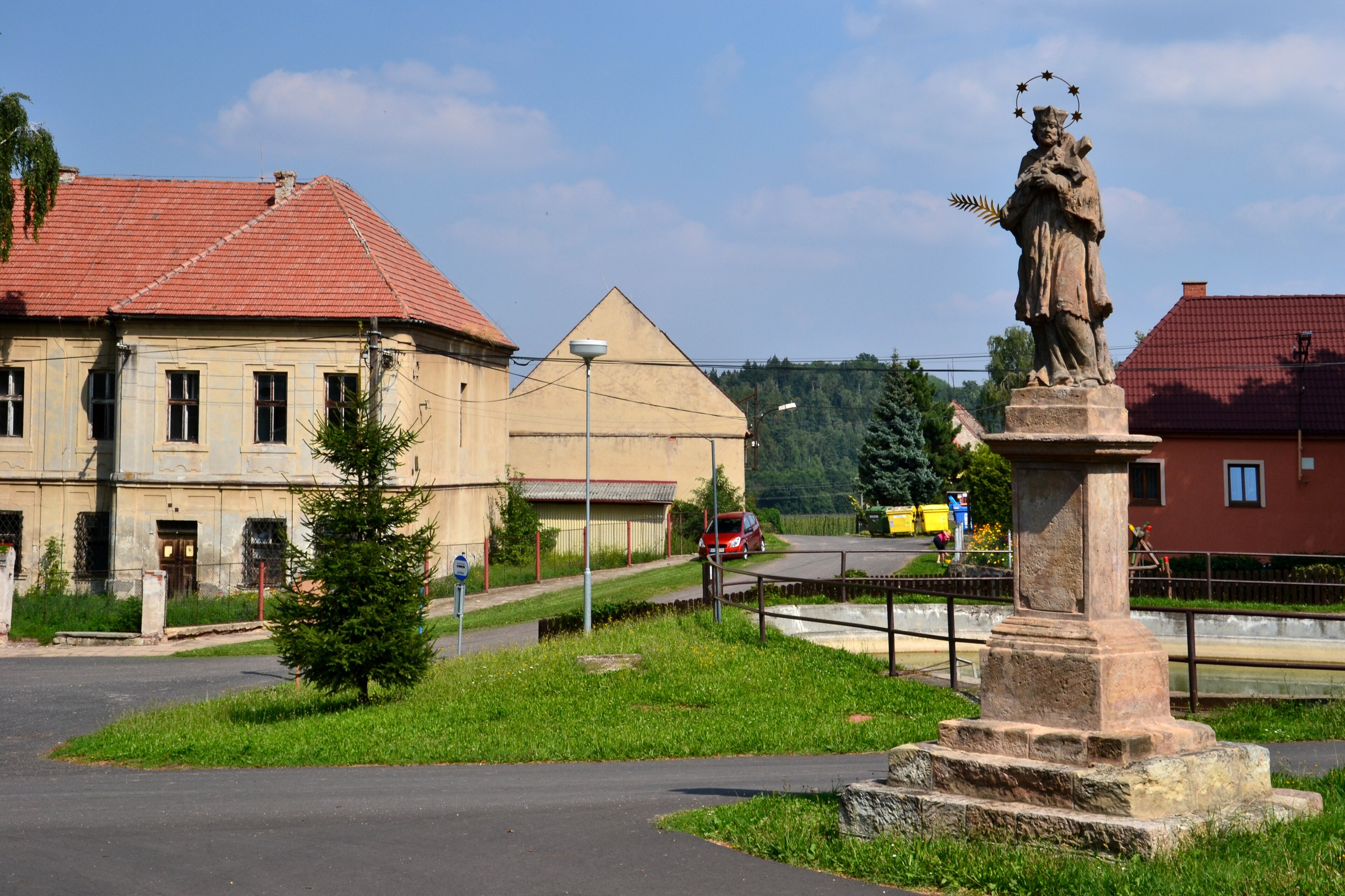 Dnešní pohled – Kostel svatého Mikuláše (Měcholupy)