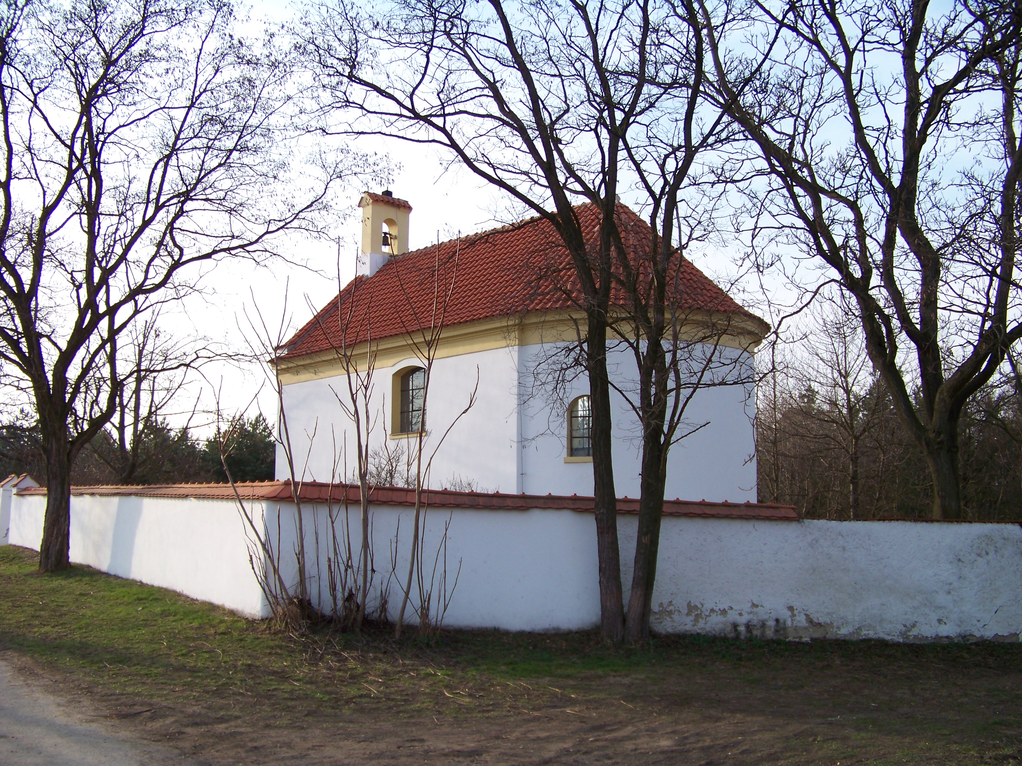 Dnešní pohled – kaple svatého Václava (Praha-Suchdol)