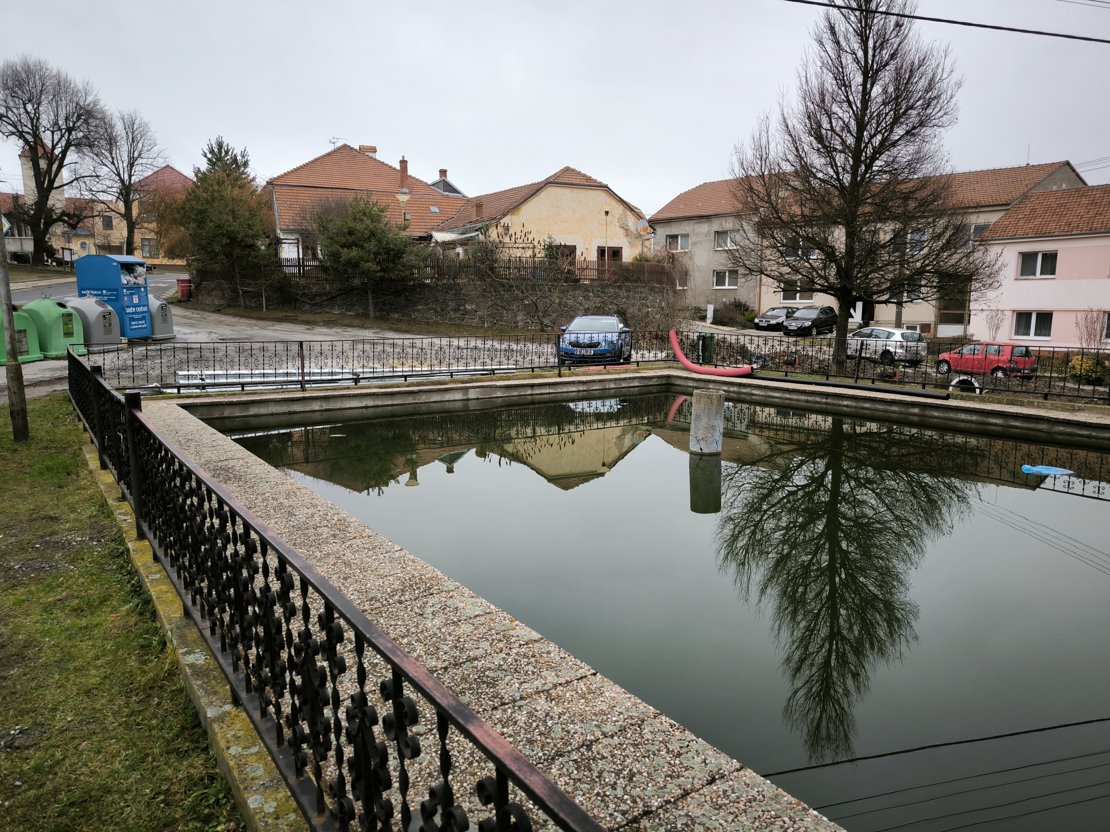 Dnešní pohled – kostel Nejsvětější Trojice (Lažánky)