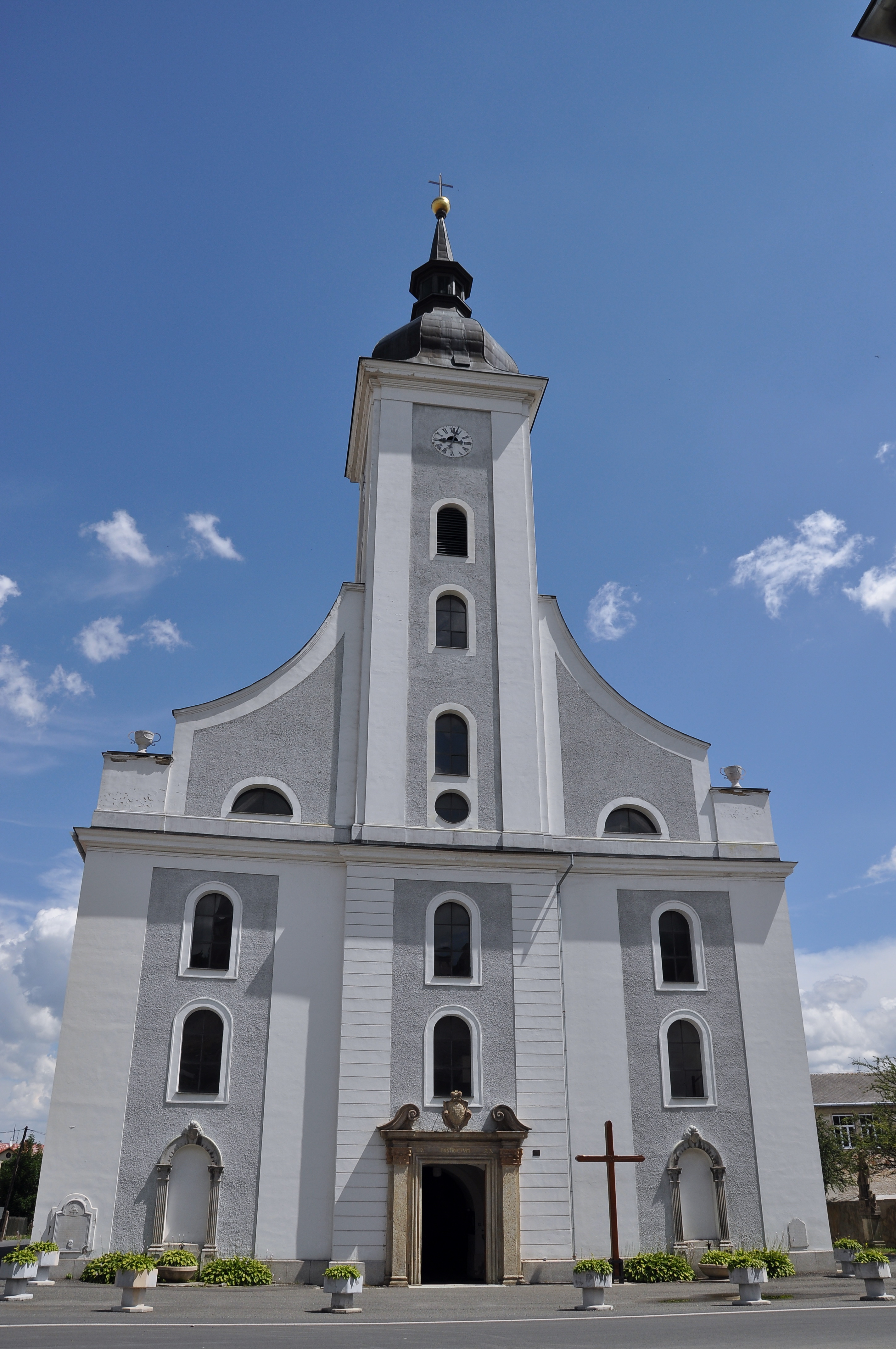 Dnešní pohled – kostel Nejsvětější Trojice (Javorník)