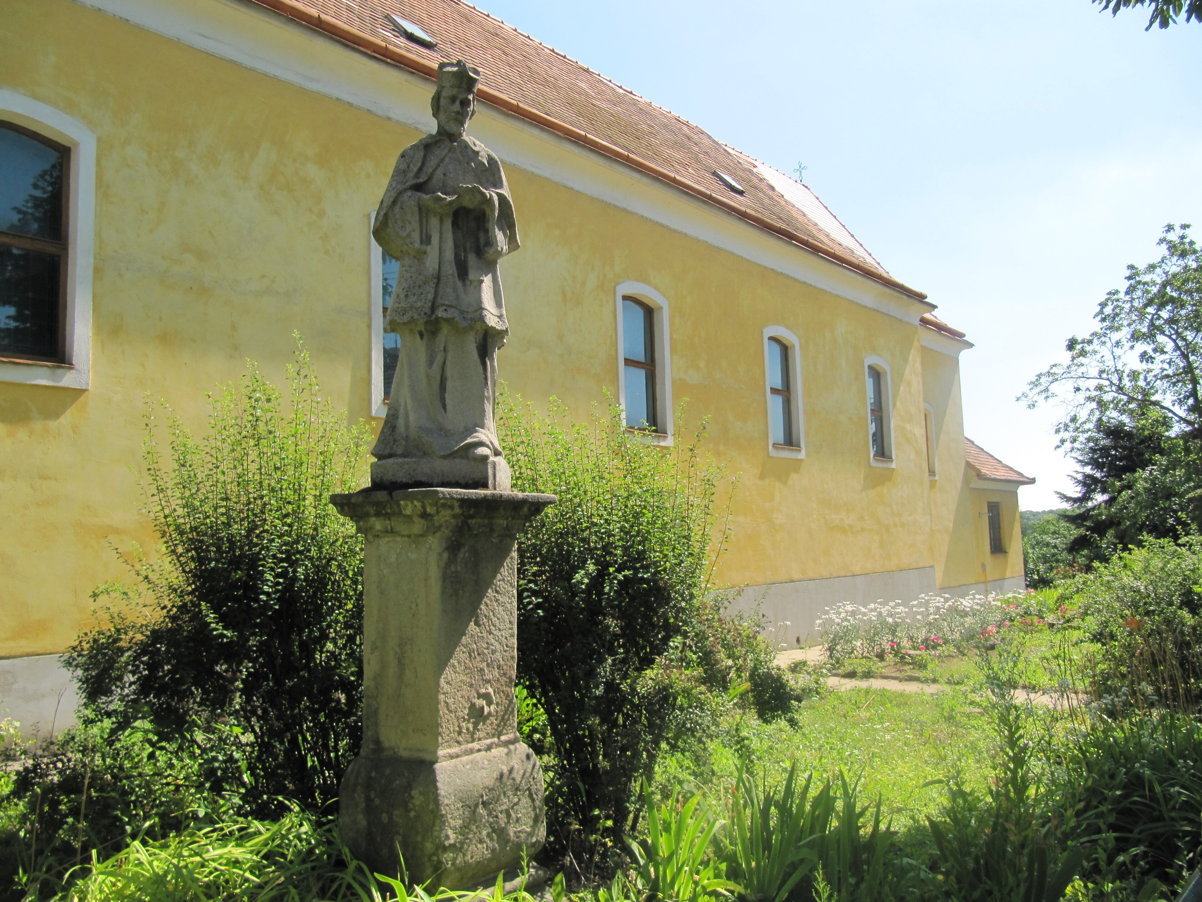Dnešní pohled – kostel Stětí svatého Jana Křtitele (Týnec)