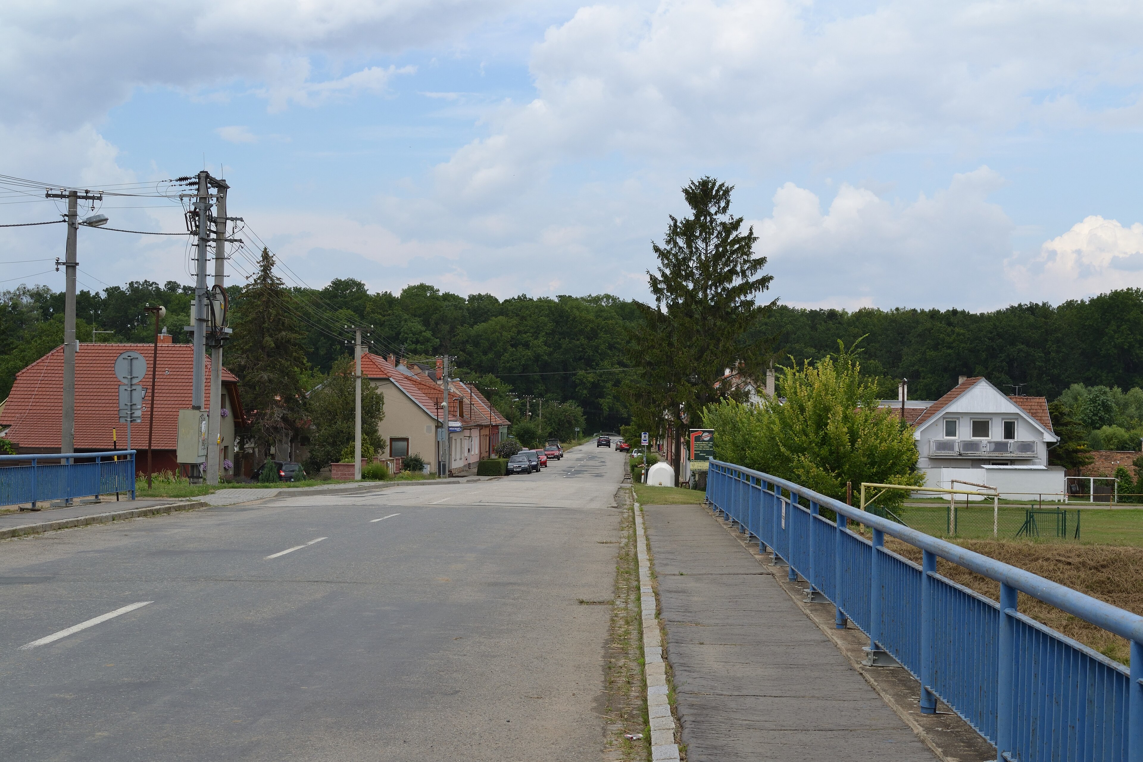 Dnešní pohled – kostel svatého Jana Křtitele (Uherčice)
