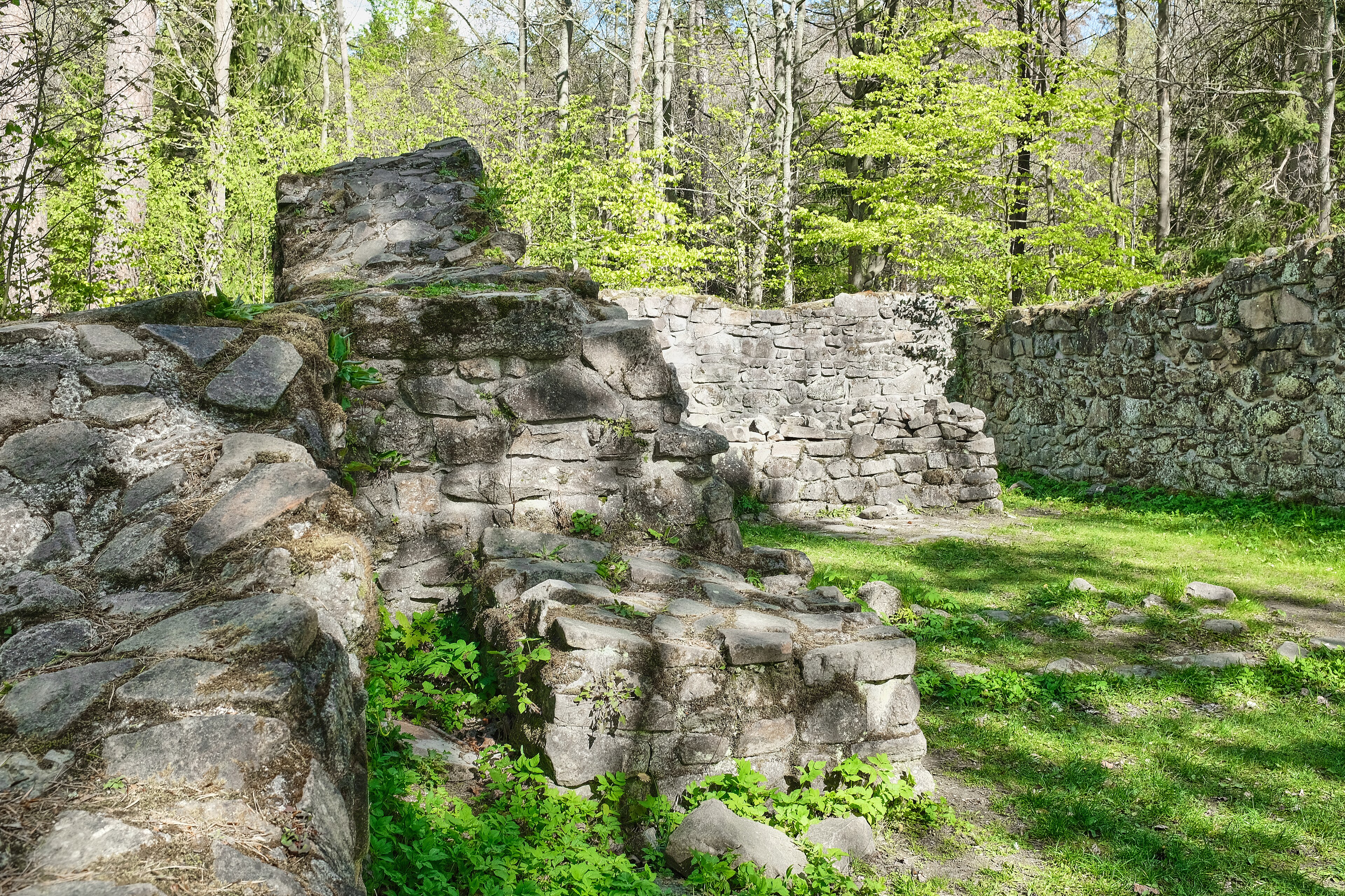 Dnešní pohled – kostel svatého Linharta (Karlovy Vary)