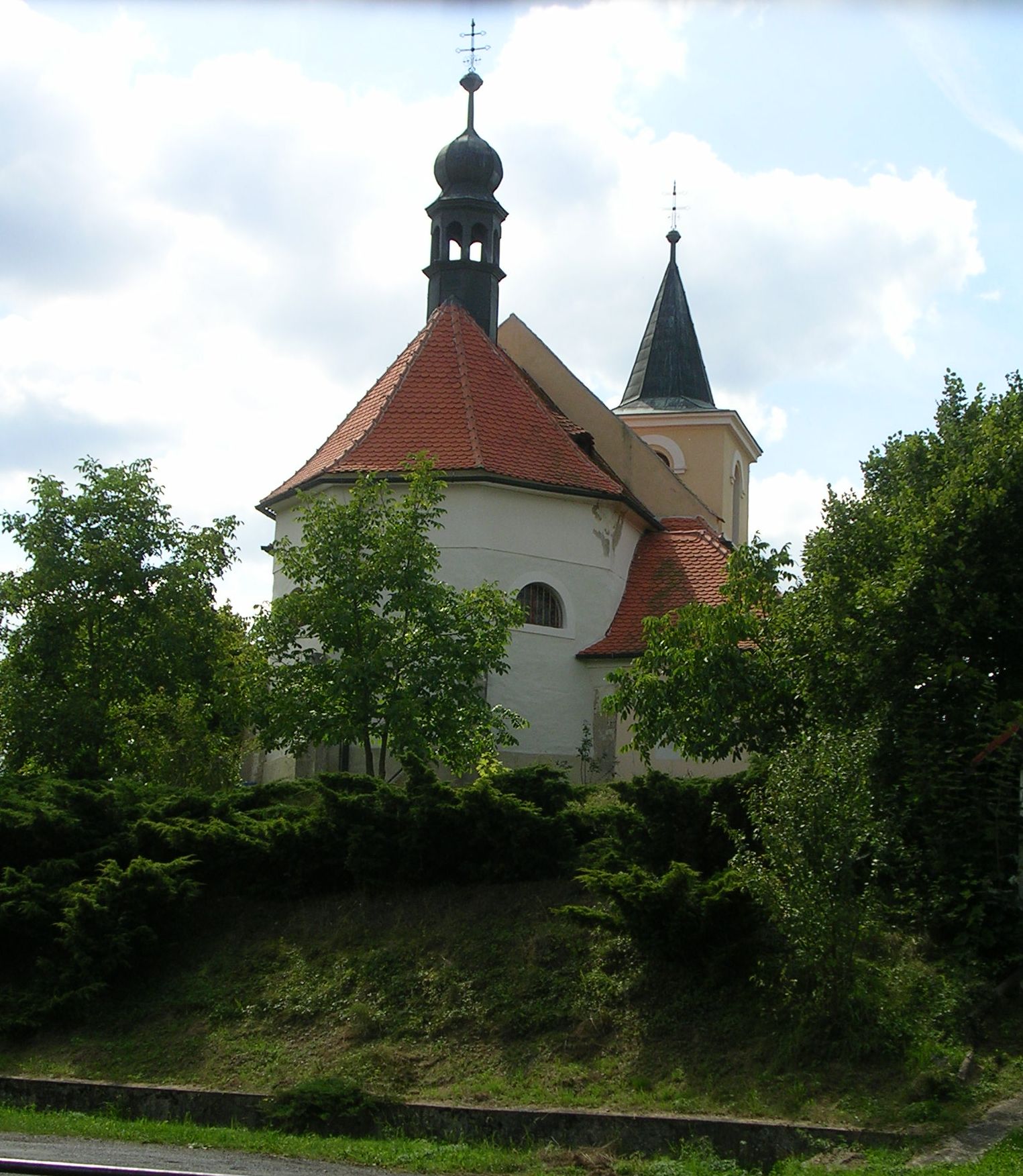 Dnešní pohled – kostel svatého Vavřince (Nezabudice)