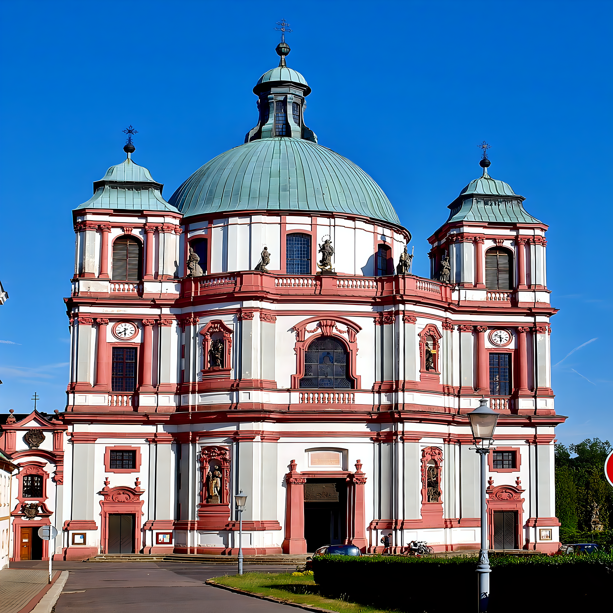 
<span>Bazilika svatého Vavřince a svaté Zdislavy</span>
