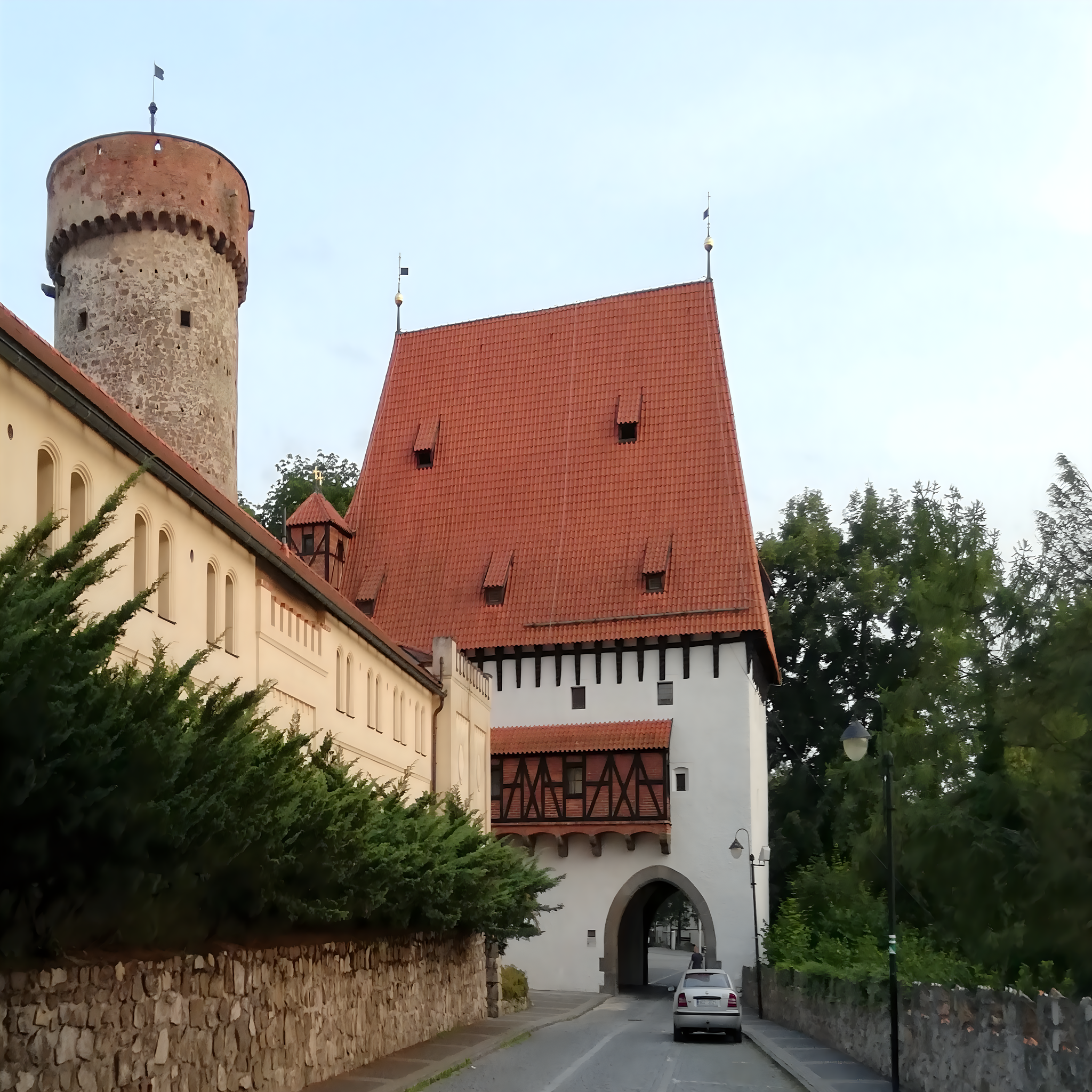 
<span>Bechyňská brána</span>
