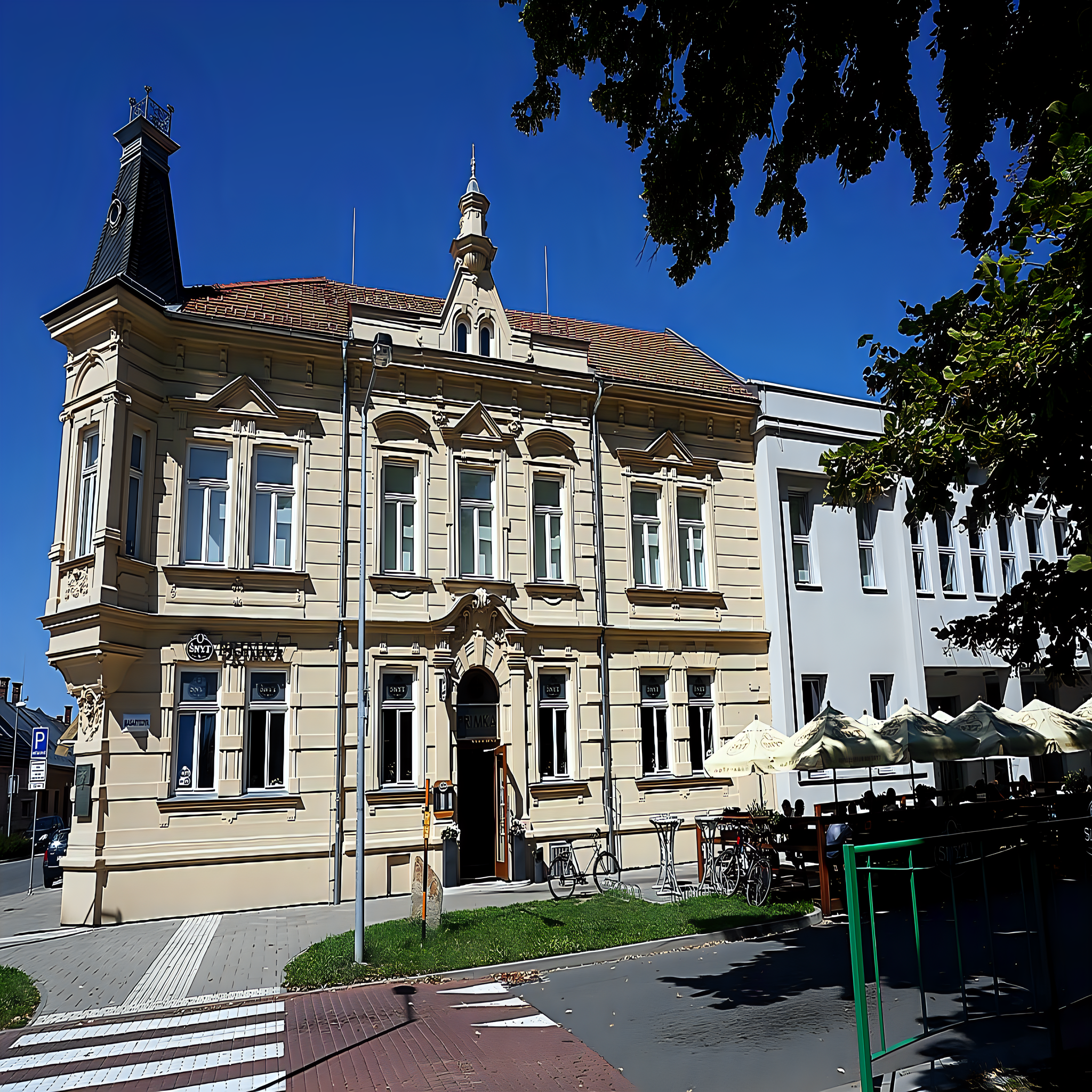 
<span>Dělnický dům</span>
