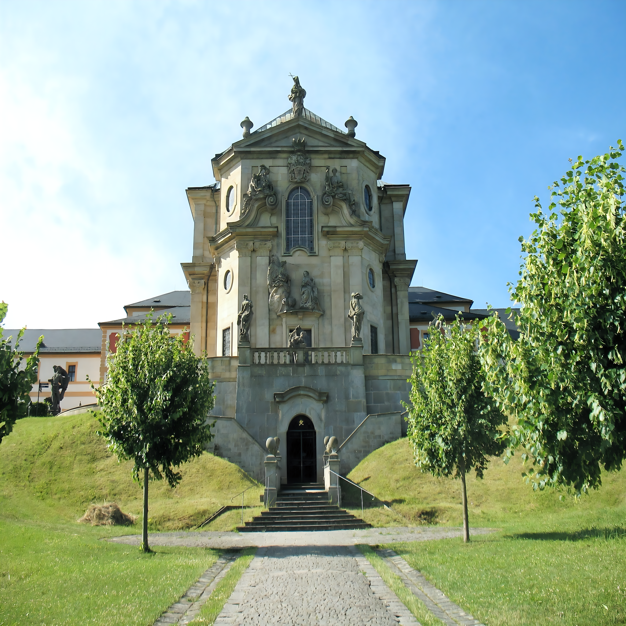 
<span>Kostel Nejsvětější Trojice (Kuks)</span>
