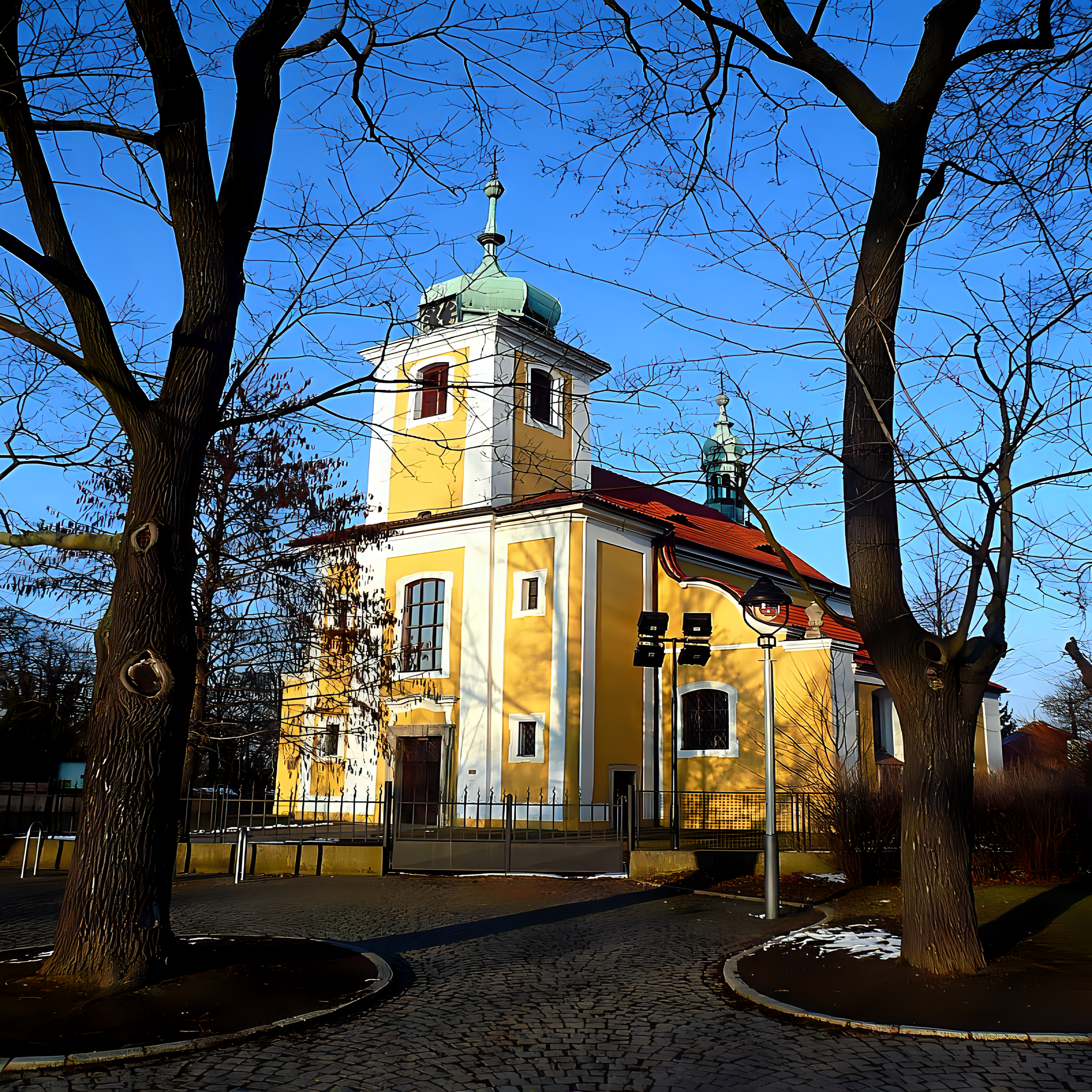 
<span>Kostel Povýšení svatého Kříže (Vinoř)</span>
