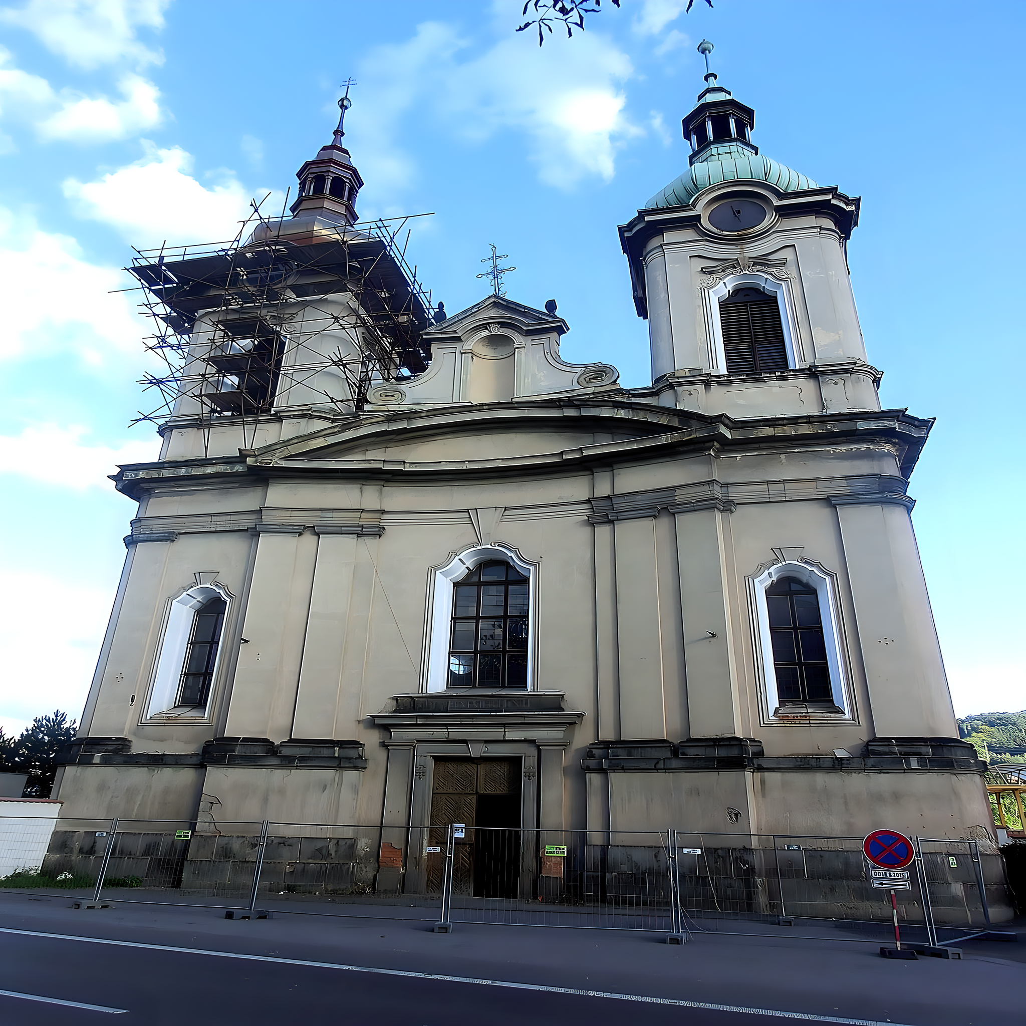 
<span>Kostel svatého Václava (Děčín V-Rozbělesy)</span>
