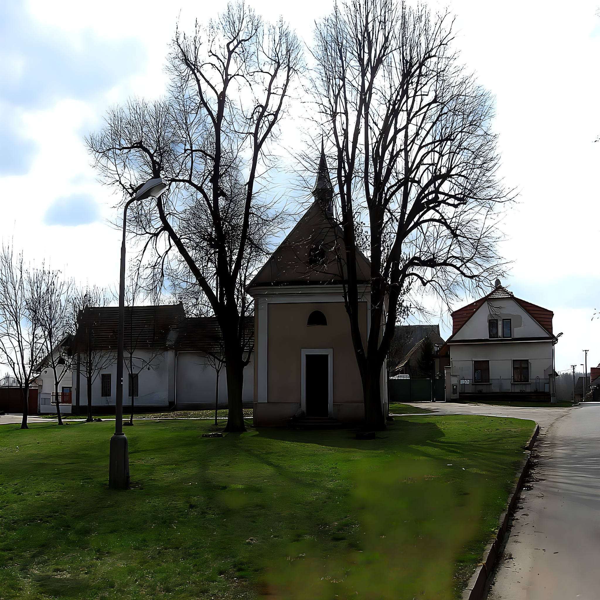 
<span>kaple Nanebevzetí Panny Marie (Tři Dvory)</span>
