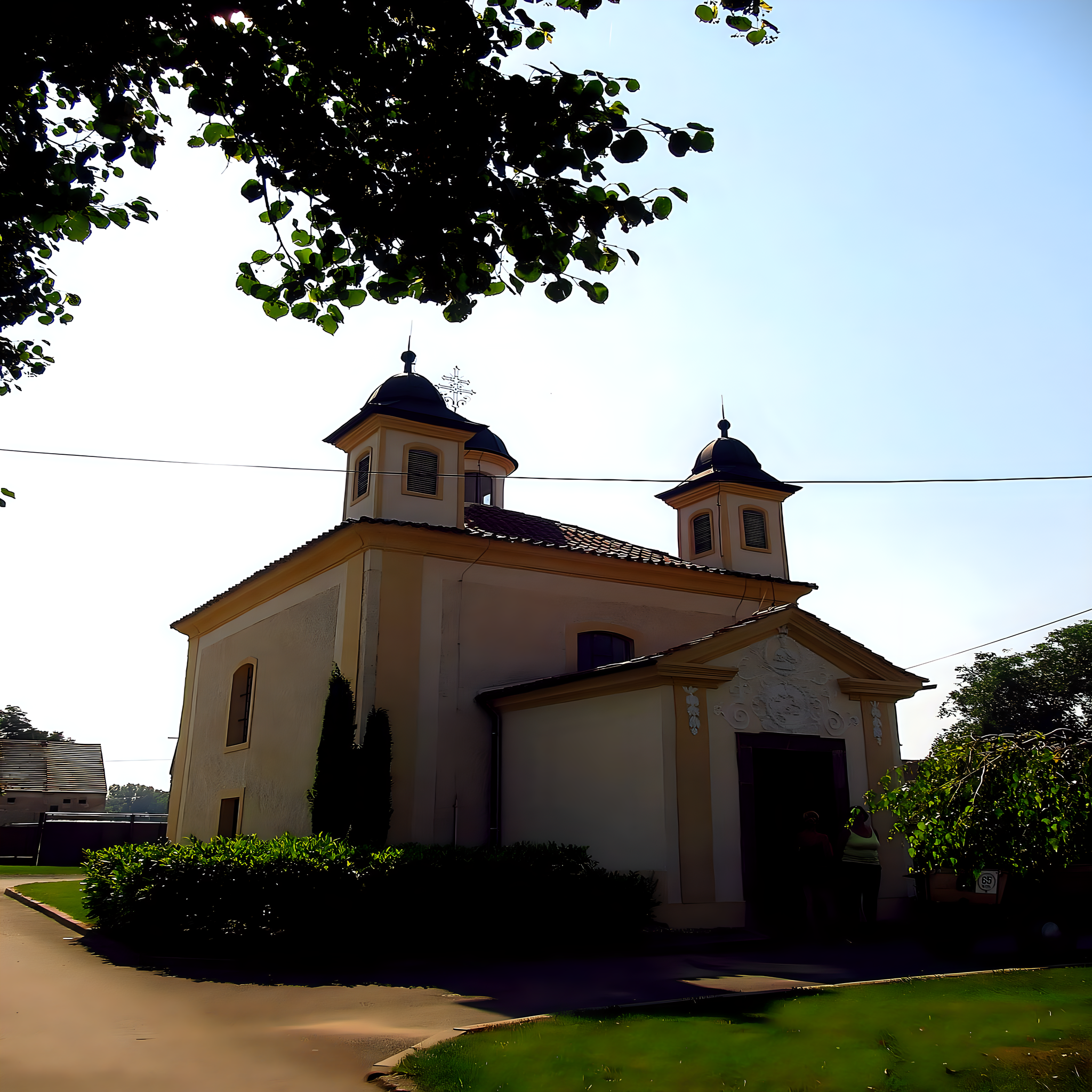
<span>kaple svatého Jana Nepomuckého (Chvalín)</span>
