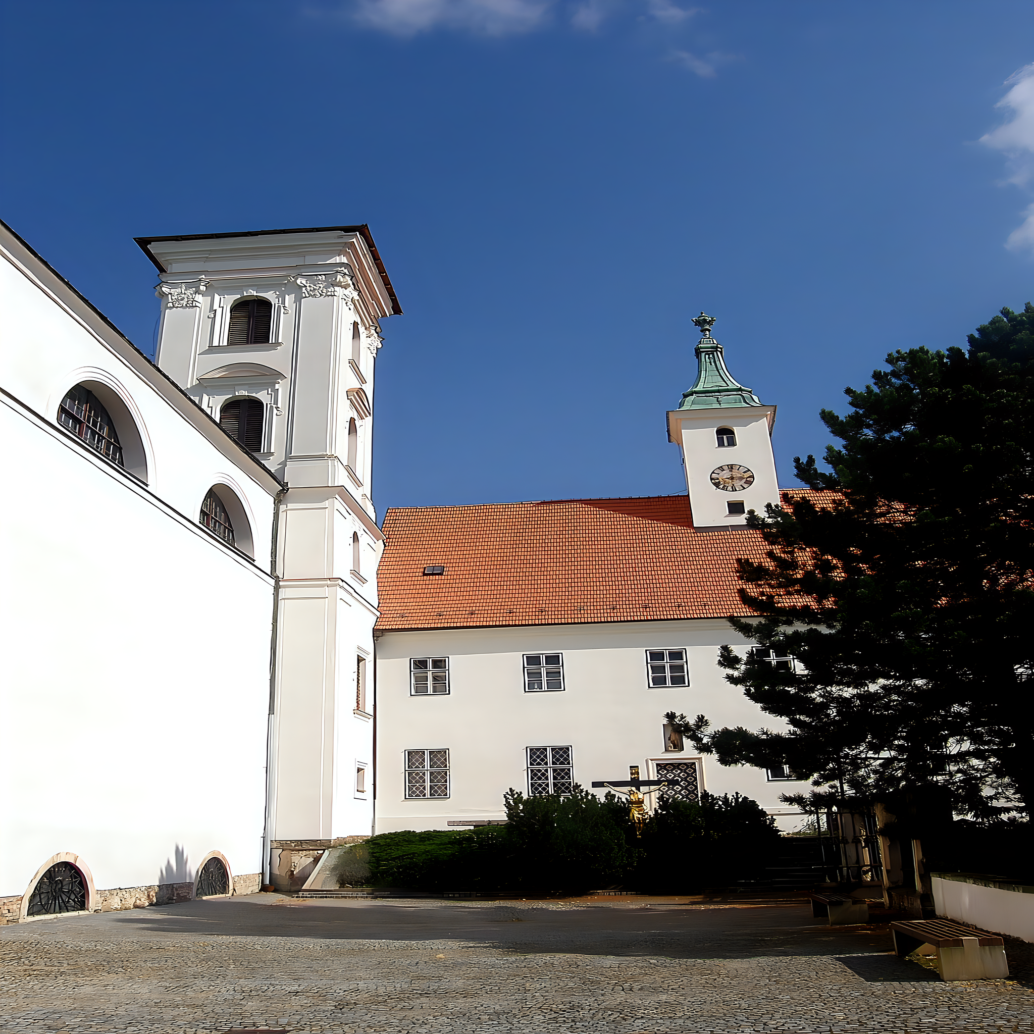 
<span>Klášter paulánů</span>
