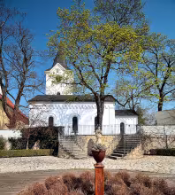 kostel Nanebevzetí Panny Marie (Dolní Počernice)