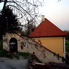 Černínská 12