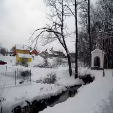 mostek s kapličkou a sochou svatého Jana Nepomuckého