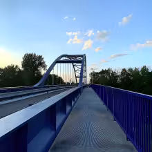 silniční most přes Labe mezi Valy a Mělicemi