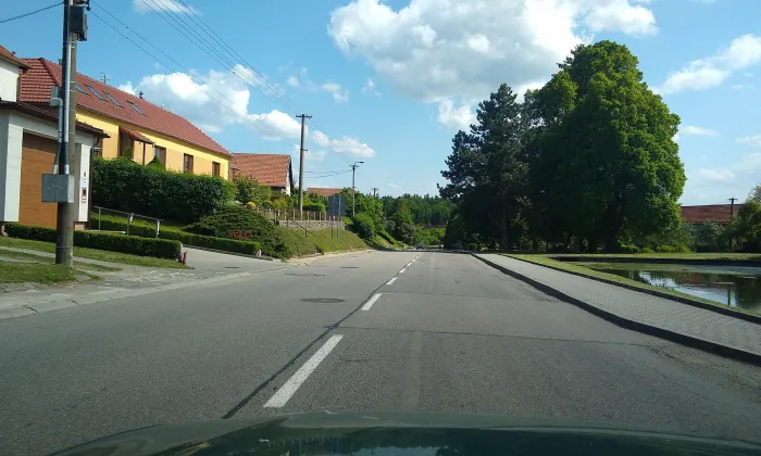 Kostel svatého Josefa (Senetářov)