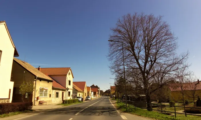 Kostel svatého Petra a Pavla (Dubany)