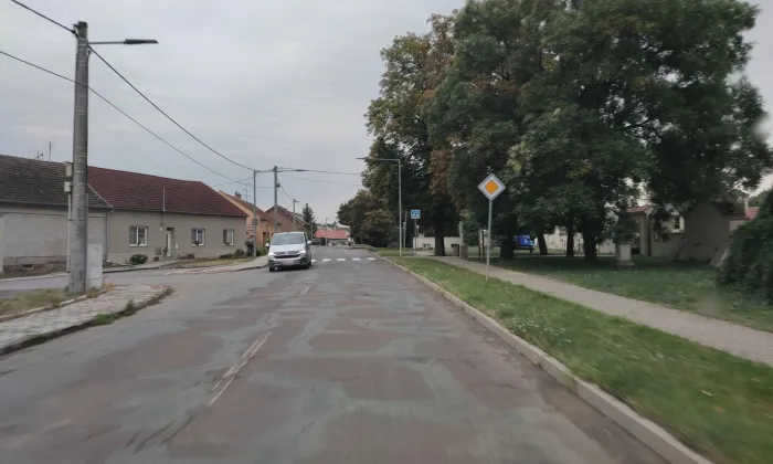kaple s hrobkou na hřbitově v Hrušovanech nad Jevišovkou