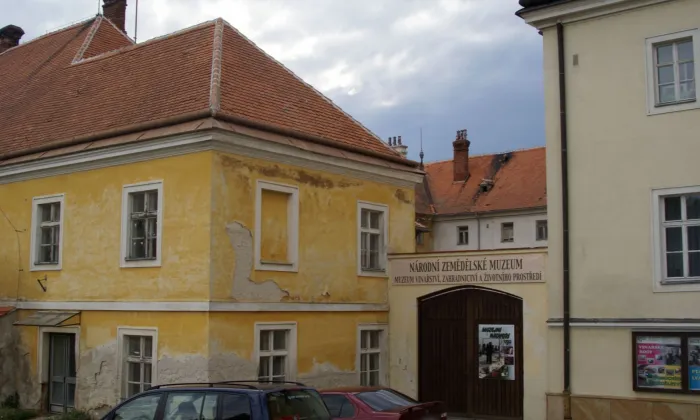 kostel Nanebevzetí Panny Marie ve Valticích