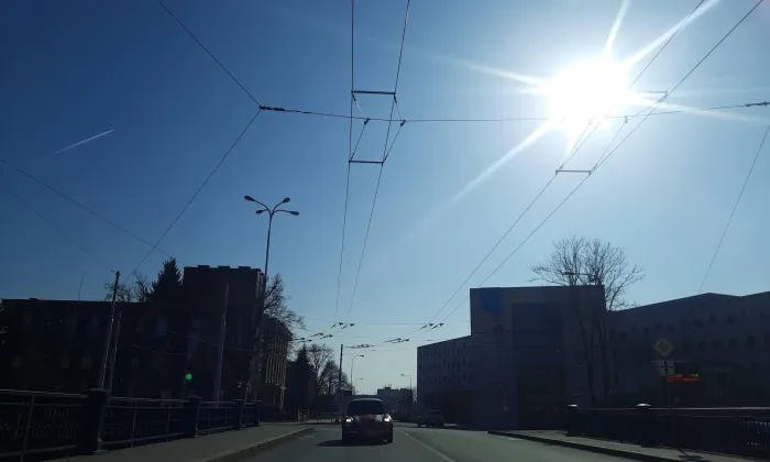 Moravský most s jezem a elektrárnou