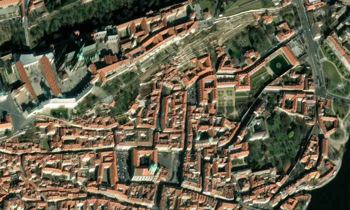 Aueršperský palác v Praze – letecký pohled