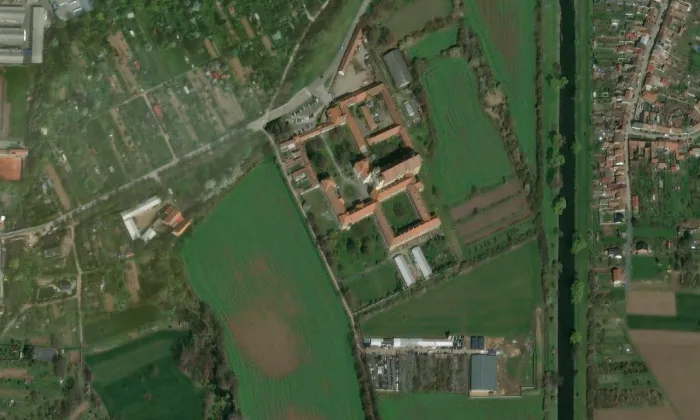 Benediktinský klášter Rajhrad – letecký pohled