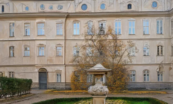 Budova Všeobecné fakultní nemocnice v Praze – historical