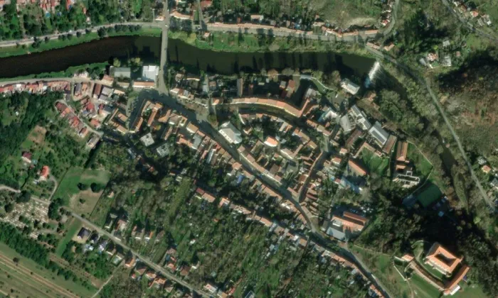 chrám svaté Barbory (Dolní Kounice) – letecký pohled