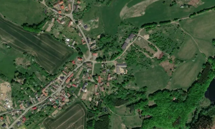Dobrovítov – letecký pohled