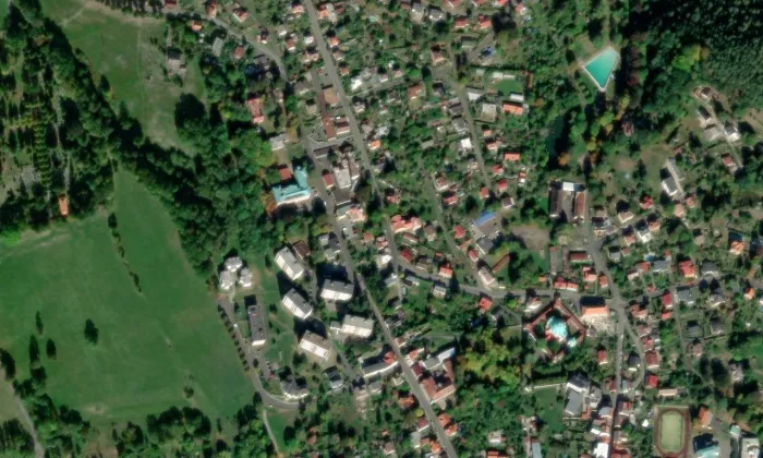 evangelický kostel v České Kamenici – letecký pohled