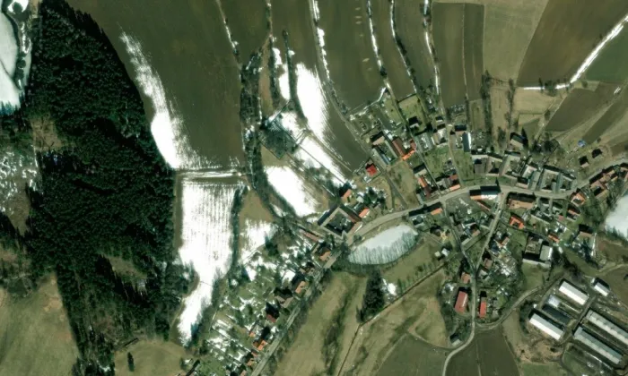 evangelický kostel v Horních Dubenkách – letecký pohled