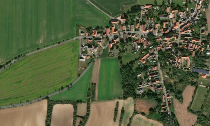 evangelický kostel ve Vysoké – letecký pohled