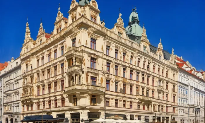 Hotel Kings Court – historical