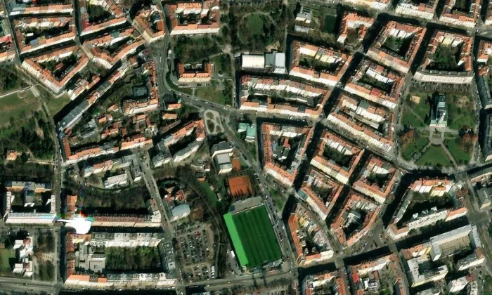 Husův sbor v Praze-Vršovicích – letecký pohled