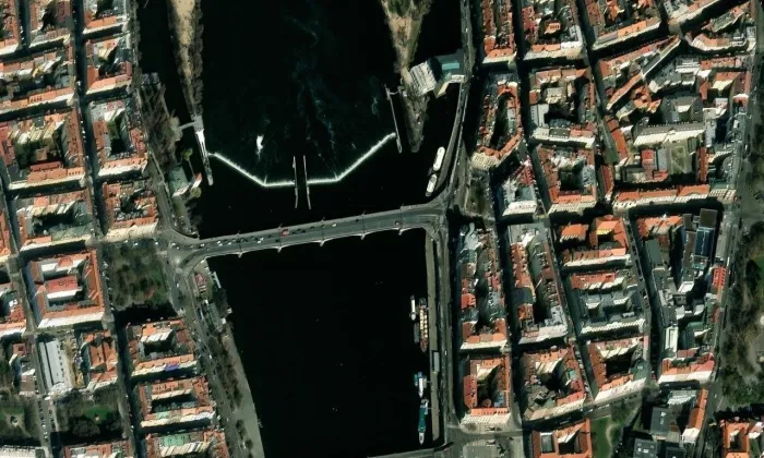 Jiráskův most – letecký pohled