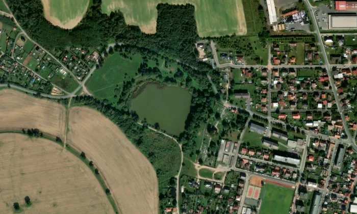 kaple (Město Touškov) – letecký pohled