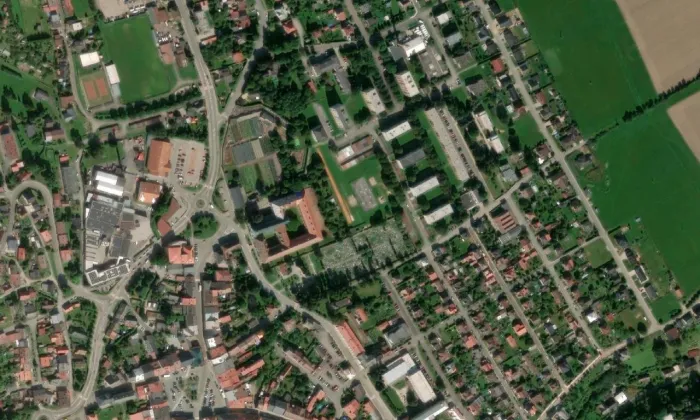 kaple Narození Panny Marie (Police nad Metují) – letecký pohled