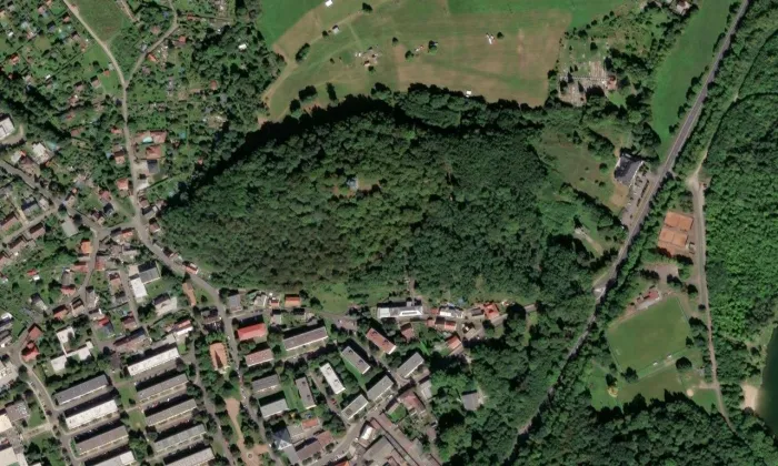 kaple Nejsvětější Trojice (Chlumec) – letecký pohled