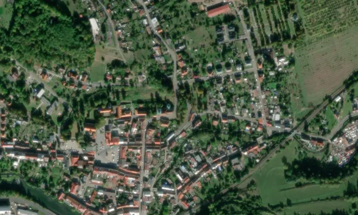 kaple Panny Marie Bolestné v Benešově nad Ploučnicí – letecký pohled